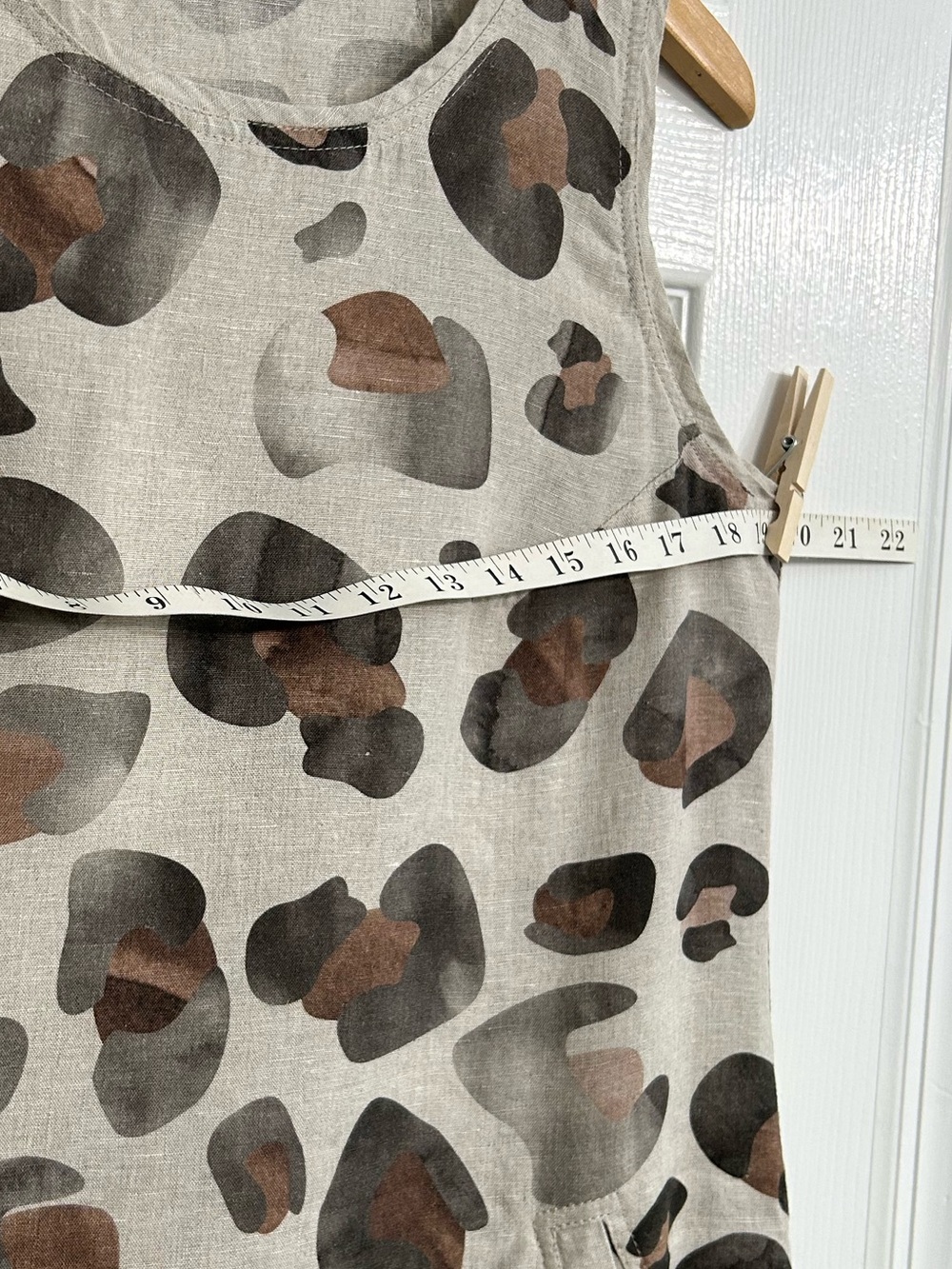 i-Linen Natural Lifestyle Collection sleeveless
Crewneck Dress - Picture 6 of 10
